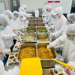 南博會餐飲保障：一份熱飯里的“云南味道”